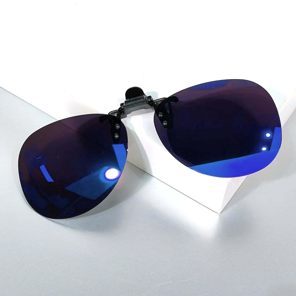 Trendy Cool Clip-on Sunglasses Polarized Fashion Glasses, for Men Women Outdoor Sports Party Vacation Travel Driving