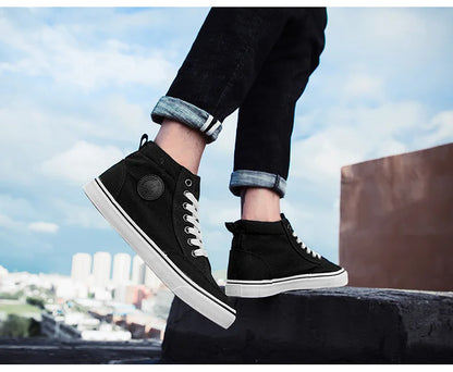 Pánské vysoké plátěné tenisky, nazouvací, šněrovací, ležérní, celočerné, základní skateové boty pro studenty, s plochou podrážkou, pohodlné sportovní boty
