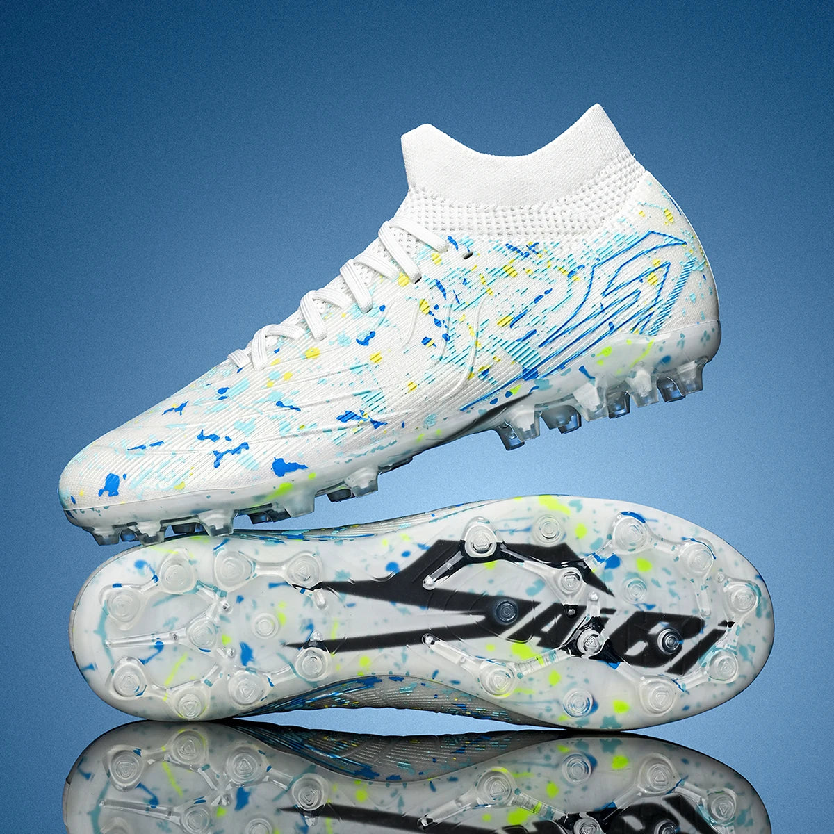 Chaussures de football pour hommes, modèle AG FG, tige en maille ultra-légère, soutien stable de la voûte plantaire, idéales pour les entraînements prolongés sur terrain de gazon extérieur.