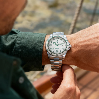 Watchdives WD1969 Pro Quartz Watches New Dial VH31 Sweep Seconds Movement 200m Waterproof Men Watches Luminous Luxury Watches