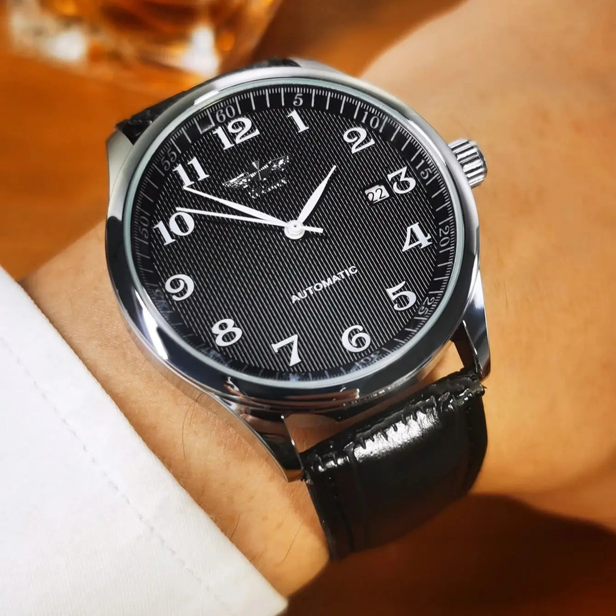 Herrenuhr WINNER – Klassischer, retro-eleganter Stil – Mechanische Automatikuhr mit Kalender – Luxusmarke, Edelstahlgehäuse und Lederarmband