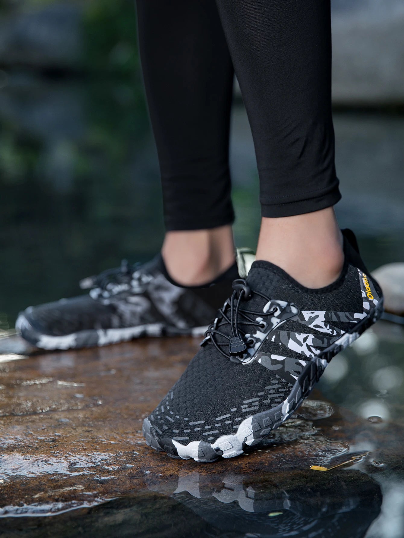 Oiaano platūs barefoot tipo juodi batai vyrams, moterims ir unisex – sportiniai vandens bateliai paplūdimiui, minkštu padu, lengvi ir kvėpuojantys