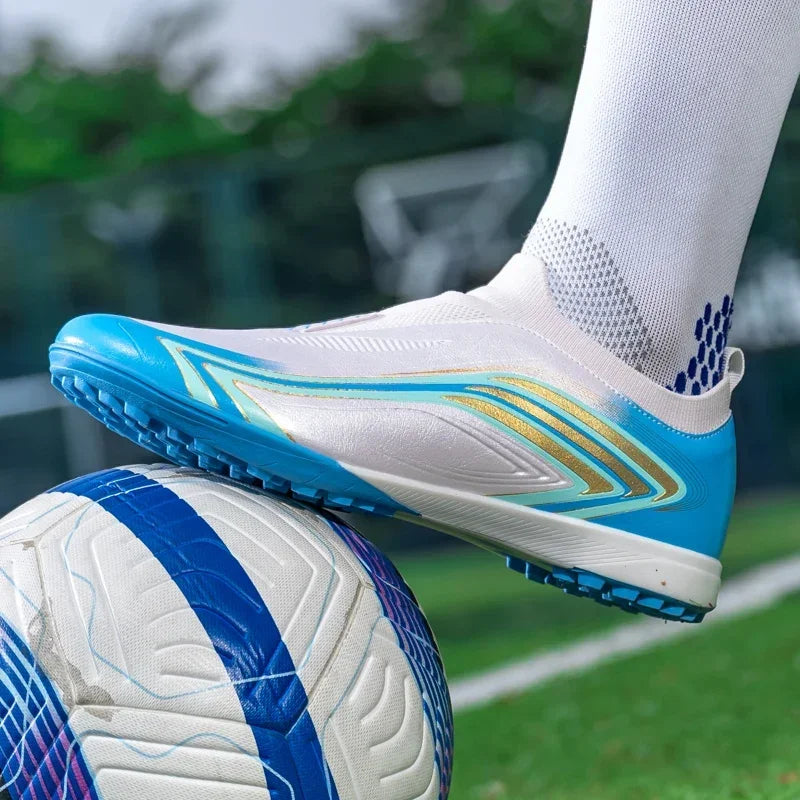 Nouvelles chaussures de football pour hommes, légères, antidérapantes, pour futsal, chaussures de football très vendues, baskets de match, crampons pour terrain intérieur et extérieur, haute qualité