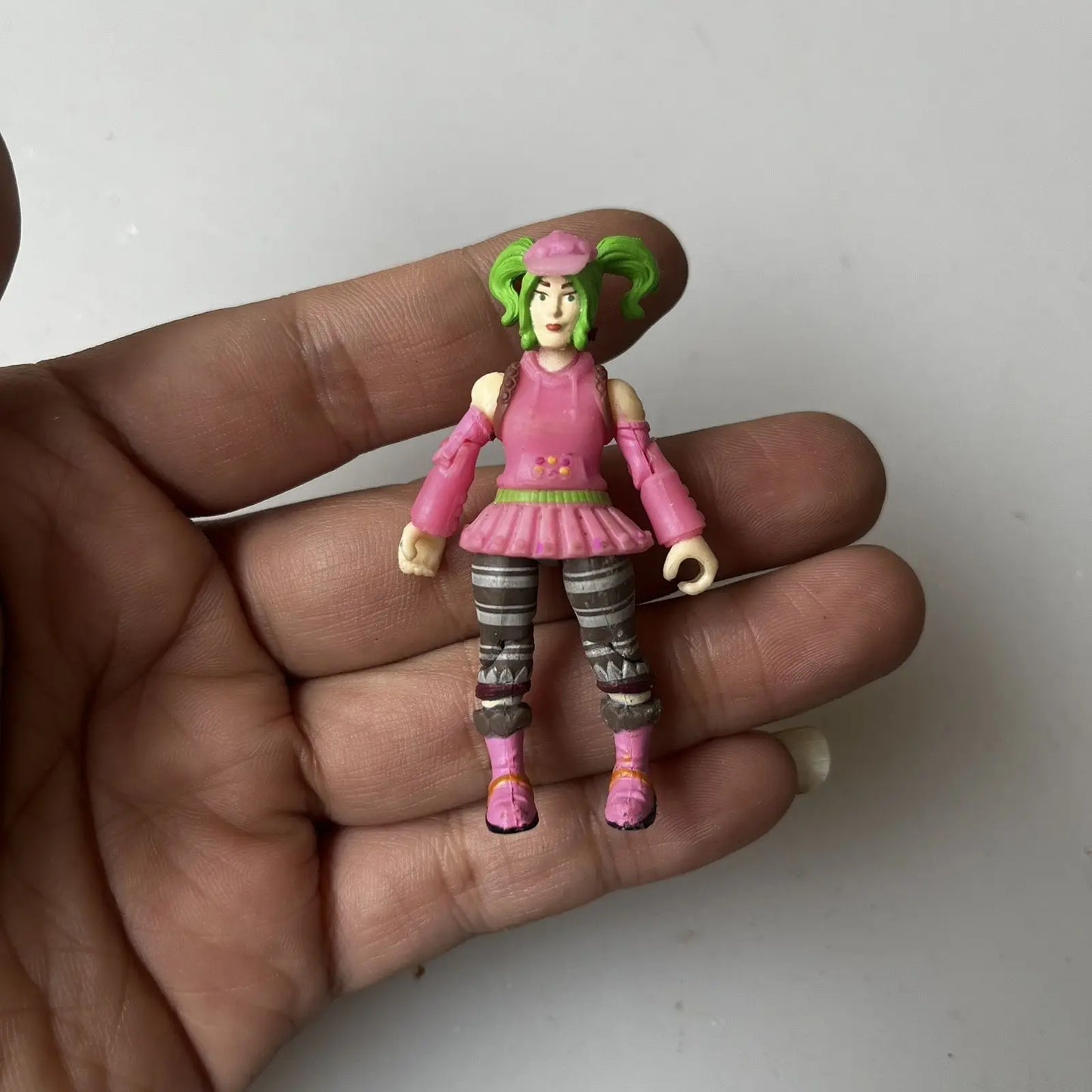 Fortnite Robin Zix Game Peripheral Cartoon figurine Toy Personality Creative Joint Action Figure Model Ornaments Birthday Gift