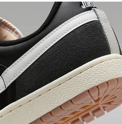 Nike Authentic JORDAN herresneakers med snørebånd, lavt skaft, åndbare og lette IM2055-001