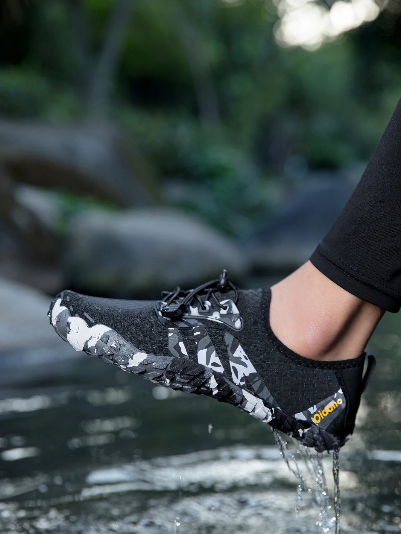 Oiaano platūs barefoot tipo juodi batai vyrams, moterims ir unisex – sportiniai vandens bateliai paplūdimiui, minkštu padu, lengvi ir kvėpuojantys