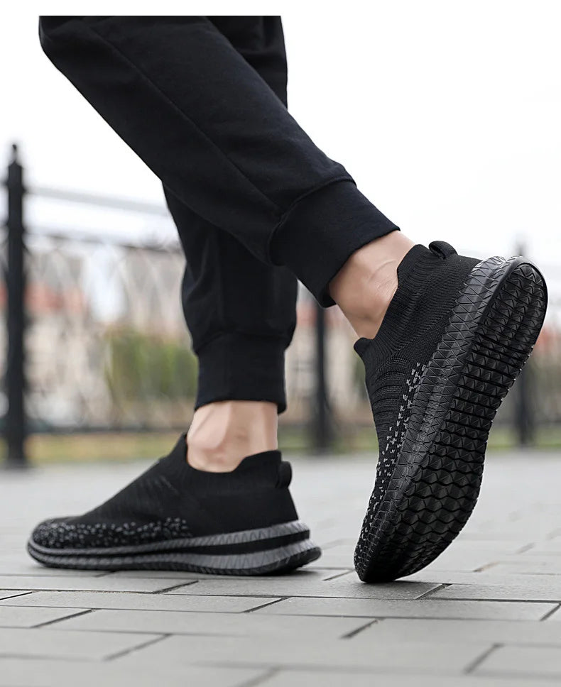 Men's Breathable Sneakers Comfortable Running Shoes Outdoor Slip-On Walking Sneakers Sock Jogging Shoes