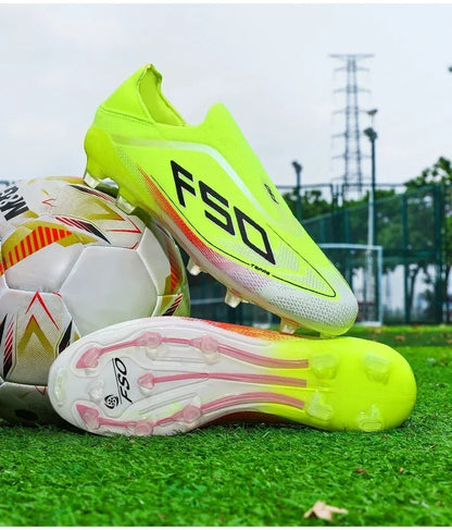 Nouvelles chaussures de football pour hommes, crampons antidérapants pour terrain en herbe, chaussures de football d'extérieur très vendues, baskets de futsal, haute qualité, légères et à tige haute.