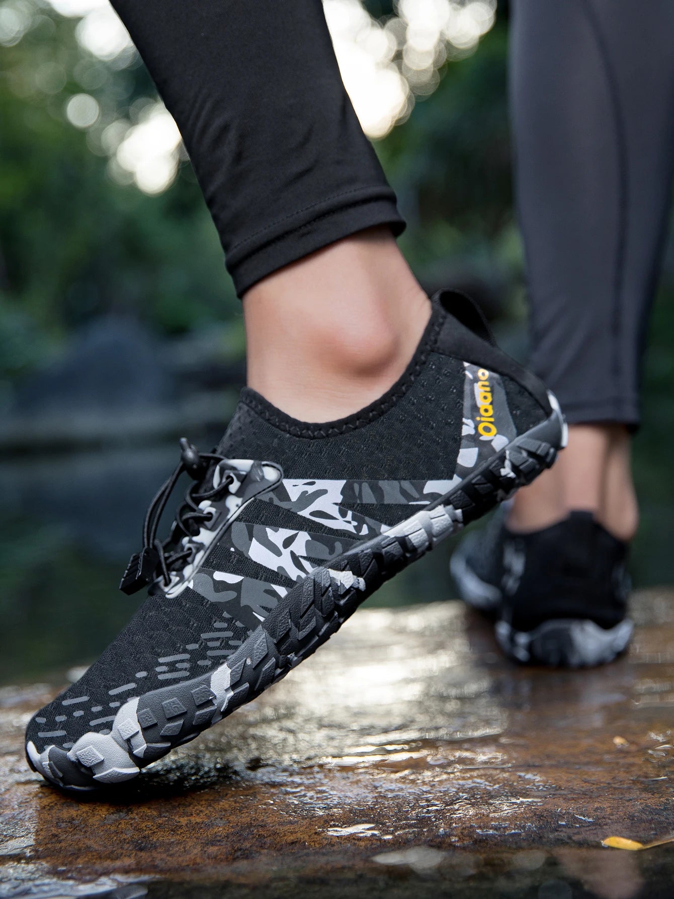 Oiaano platūs barefoot tipo juodi batai vyrams, moterims ir unisex – sportiniai vandens bateliai paplūdimiui, minkštu padu, lengvi ir kvėpuojantys
