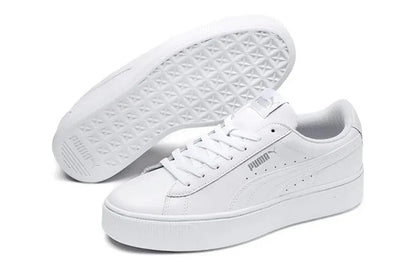 Baskets Puma Vikky Stacked blanches et argentées 369143-02