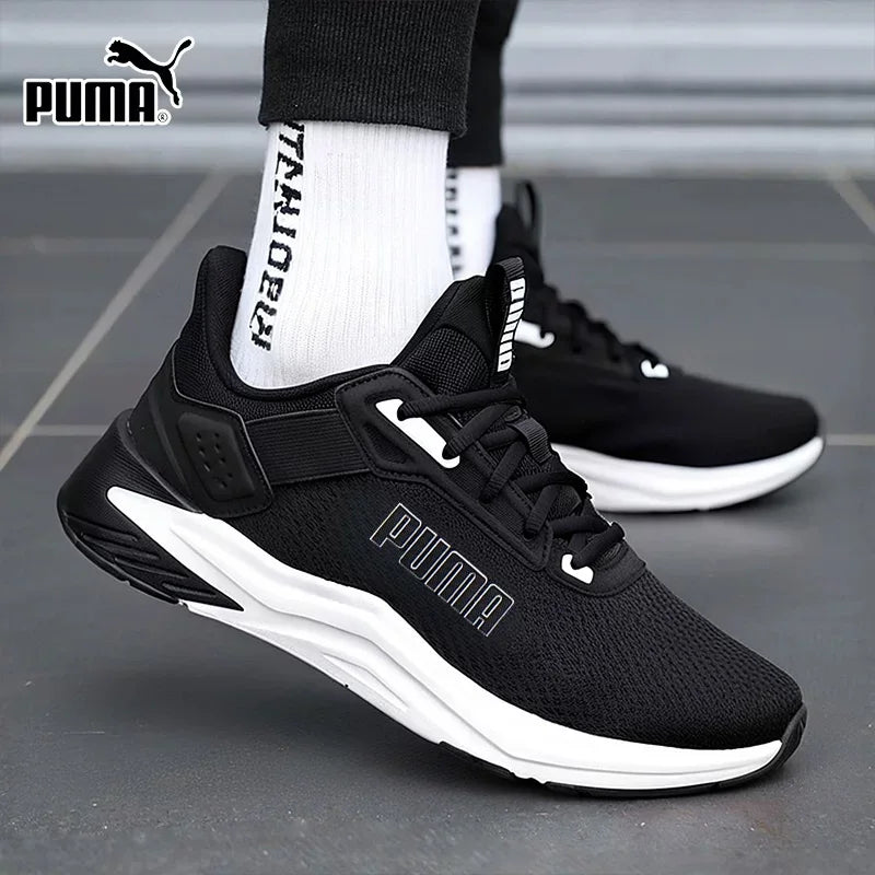 PUMA Sneakers de course respirantes en mesh léger avec grand logo noir et blanc 311095-01