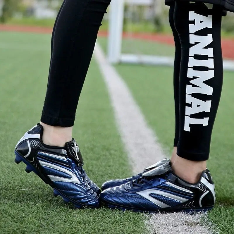 Hommes Football bottes de Football athlétique enfants chaussures de Football nouveau cuir haut mâle crampons formation Football baskets Sport