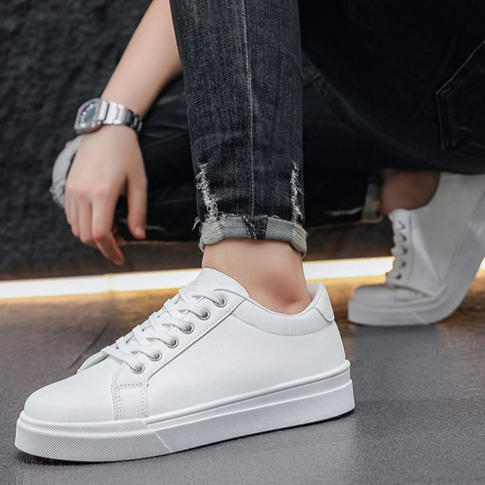 Zapatillas de moda para hombre, novedad muy vendida, blancas y modernas, deportivas y de ocio para estudiantes, versátiles para hombre