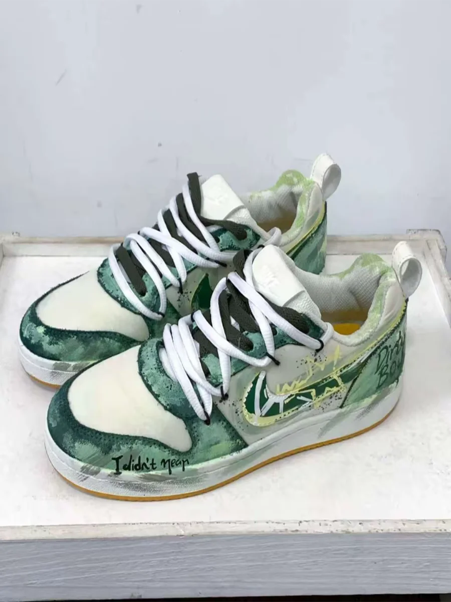 Individuell gestaltete Sneaker Nike Court Borough PRM „Party Star“ – Individuell gestaltete, dekonstruierte Graffiti-Low-Top-Skateschuhe für Herren