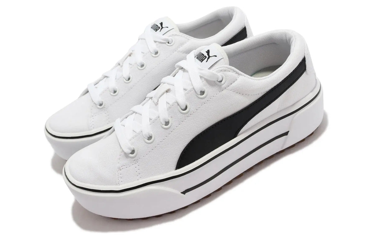 Baskets Puma Kaia Platform, modèle blanc et noir, 383804-01.