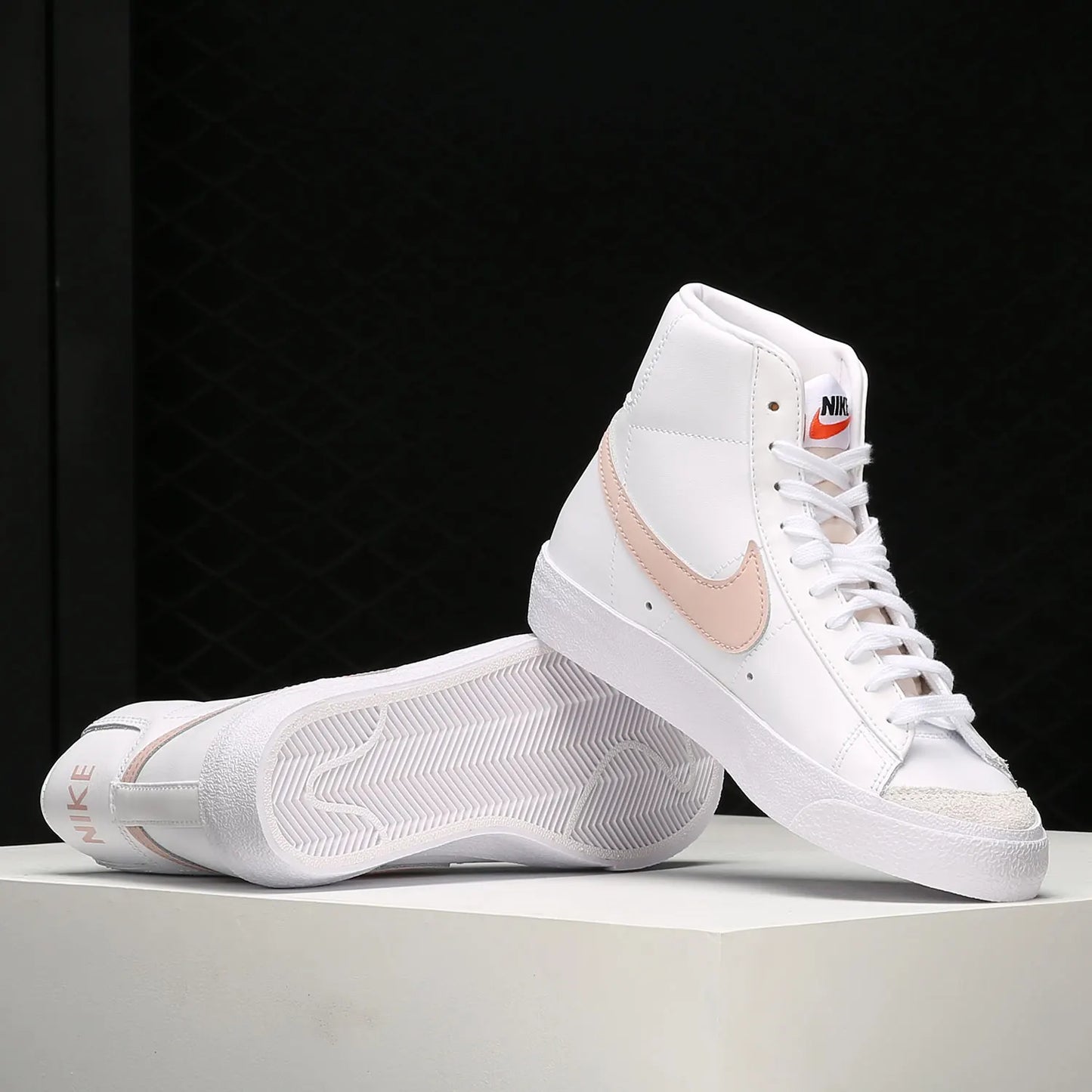 Nike Genuine Blazer Pioneer Damen-Mid-Top-Freizeit-Sneaker CZ1055-118
