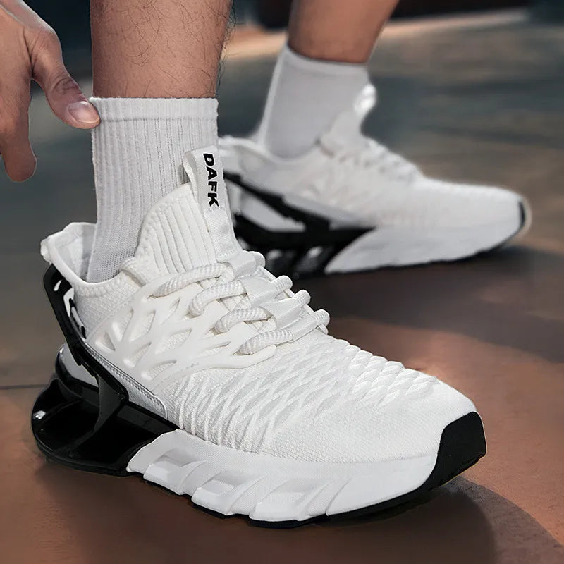 Chaussures de sport pour hommes tendance et polyvalentes en maille respirante, idéales pour la course urbaine, avec semelle souple évidée, résistantes à l'usure, pour le fitness en extérieur au printemps