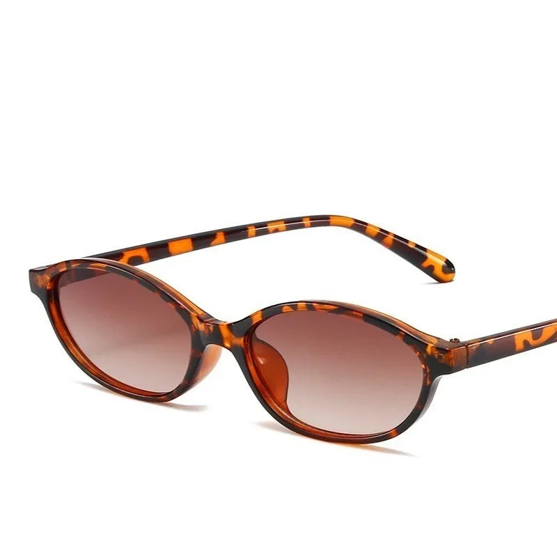 New Retro Oval Small Frame Fashionable Women's Glasses, Fashionable High-end Casual Street Photography Glasses
