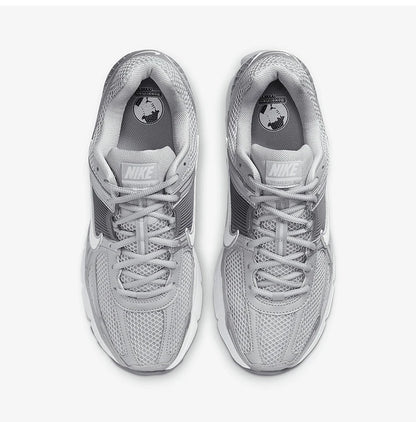 Offizielle Nike Original Zoom Vomero 5 Herren-Sportschuhe im Retro-Look, atmungsaktiv, FJ4151-003