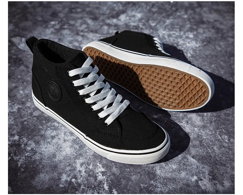 Pánské vysoké plátěné tenisky, nazouvací, šněrovací, ležérní, celočerné, základní skateové boty pro studenty, s plochou podrážkou, pohodlné sportovní boty