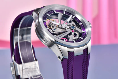 PAGANI DESIGN -miestenkello – Mekaaninen automaattinen luksusmalli, ”skelettityyppinen” (avoin rakenne), varustettu tourbillon-mekanismilla, heijastamattomalla safiirilasilla, vesitiivis ja valoa heijastava.