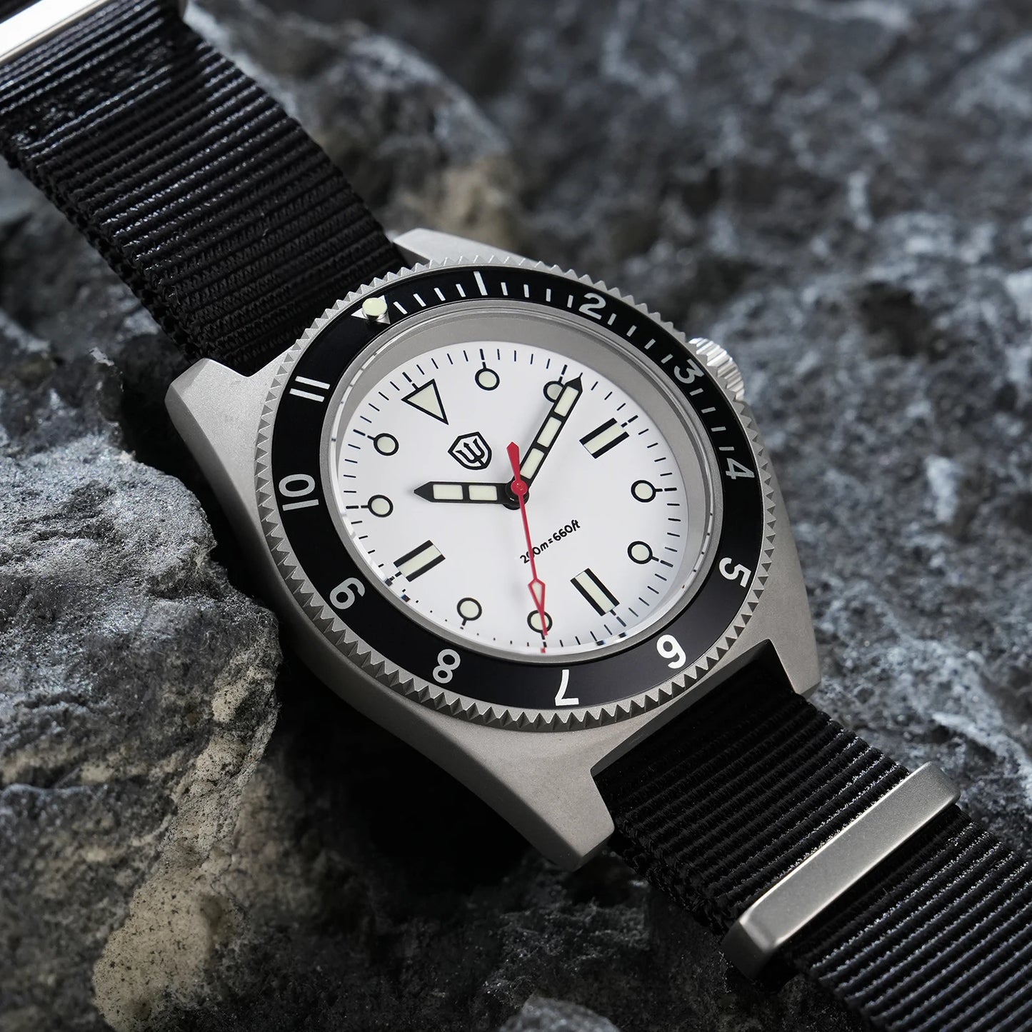 Watchdives WD1972 Men Watch VH31 Sweep Seconds Quartz Movement Sapphire  Stainless Steel Watches Waterproof Luminous Wristwatch