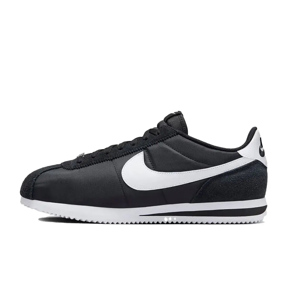 Zapatillas Nike Classic Cortez: diseño retro clásico, cómodas, con amortiguación, ligeras y resistentes, ideales para el día a día. DM4044-002