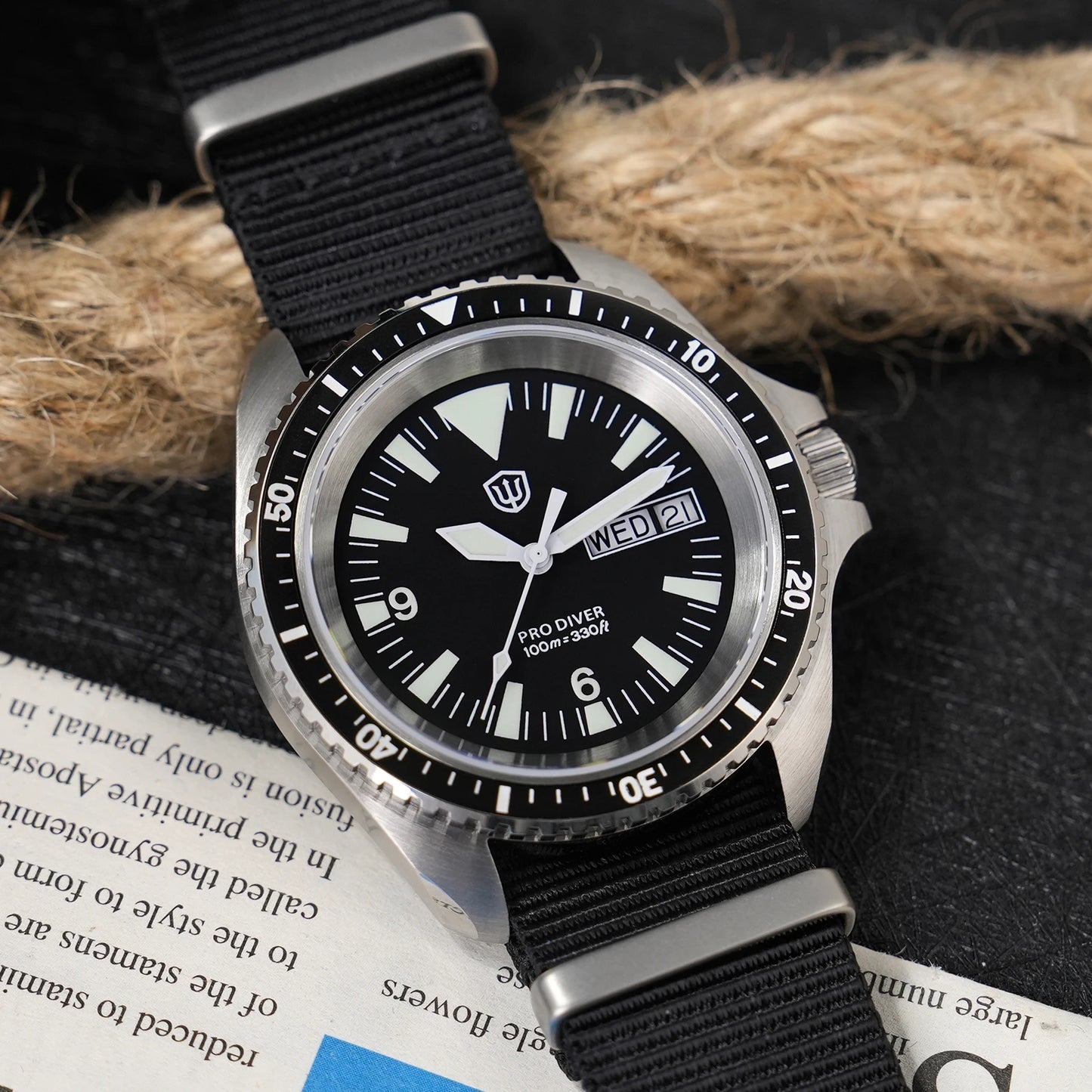 Watchdives WD1980 V3 Quartz Watch 100m Waterproof BGW9 Luminous Nylon Strap Watch Sapphire VH31 Movement Men Watch with Gift Box