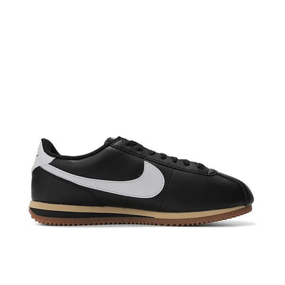 Zapatillas Nike Classic Cortez: diseño retro clásico, cómodas, con amortiguación, ligeras y resistentes, ideales para el día a día. DM4044-002