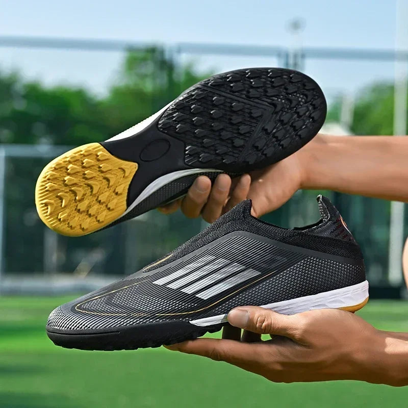 Nouvelles chaussures de football pour hommes, crampons de sport d'extérieur pour garçons et adultes, bottes de football d'entraînement respirantes, antidérapantes, à crampons longs, confortables