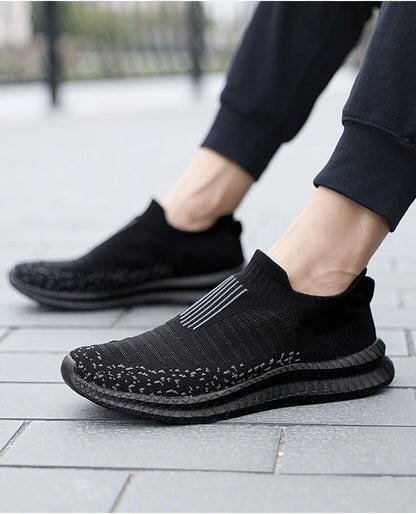 Men's Breathable Sneakers Comfortable Running Shoes Outdoor Slip-On Walking Sneakers Sock Jogging Shoes