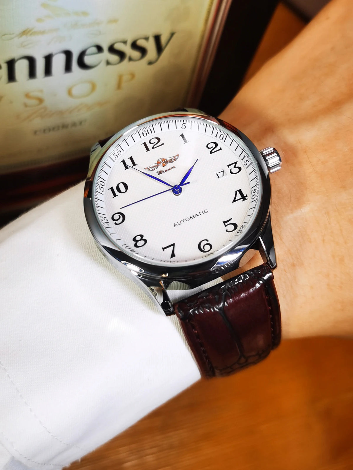 Herrenuhr WINNER – Klassischer, retro-eleganter Stil – Mechanische Automatikuhr mit Kalender – Luxusmarke, Edelstahlgehäuse und Lederarmband