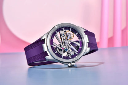 PAGANI DESIGN -miestenkello – Mekaaninen automaattinen luksusmalli, ”skelettityyppinen” (avoin rakenne), varustettu tourbillon-mekanismilla, heijastamattomalla safiirilasilla, vesitiivis ja valoa heijastava.
