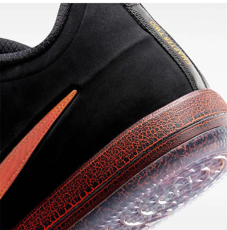 Nike Authentic Four Seasons Style letvægts-basketballsko til mænd med polstring og snørebånd IB6688-001