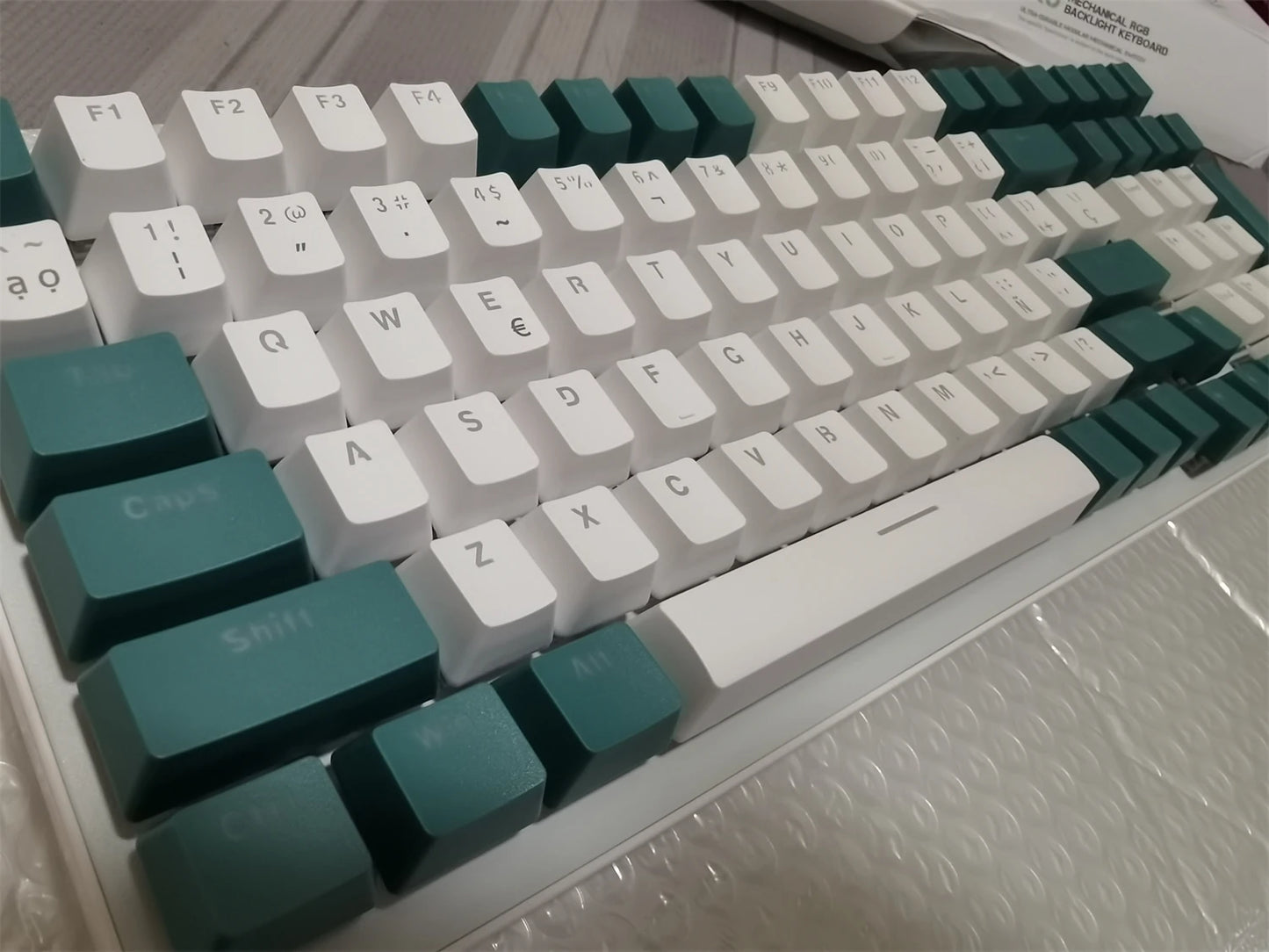 Spanish Mechanical Keyboard Spanish Russian Arabic Korean Thai Gaming Keyboard 95 Key Layout Backlight Type C With Numpad SK15