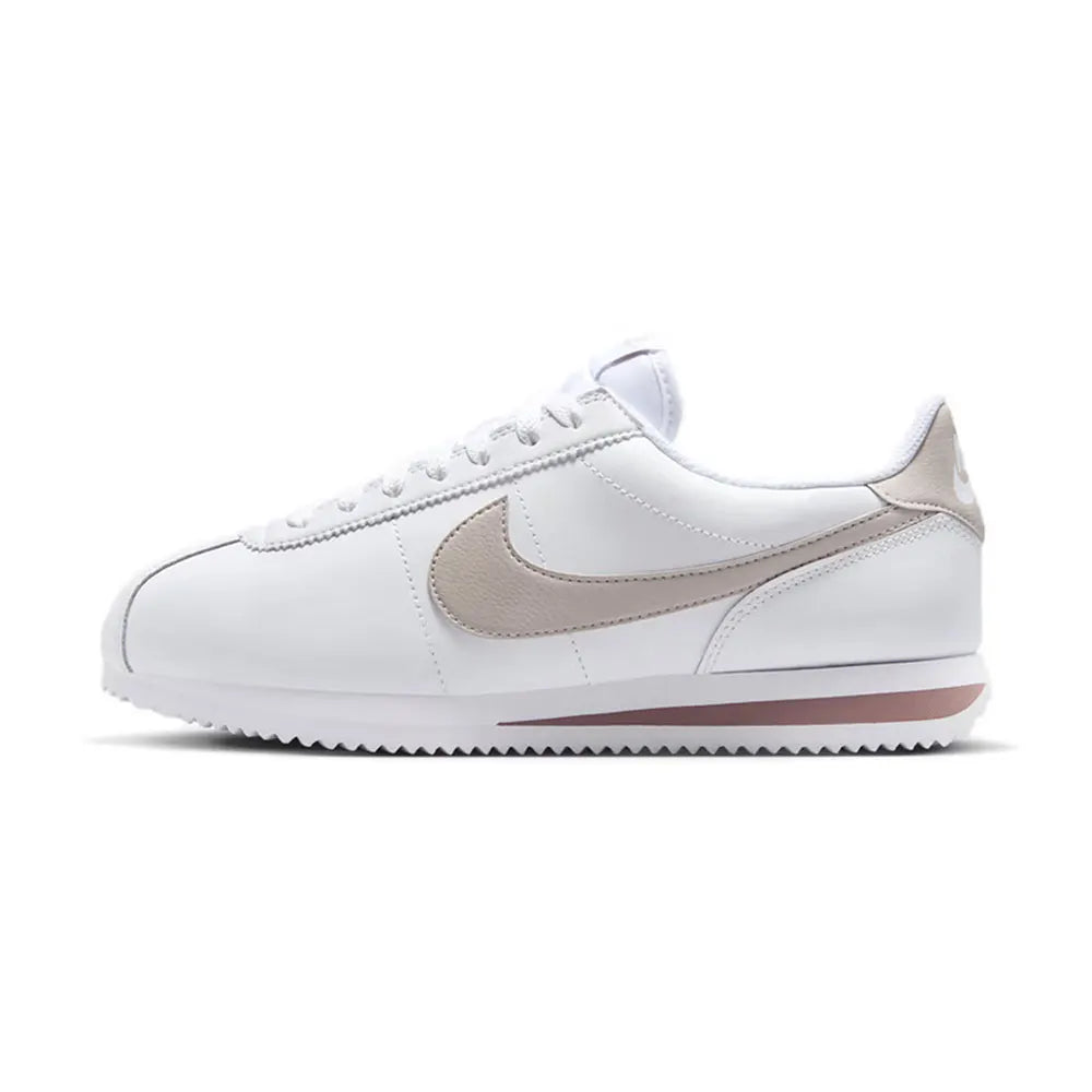 Zapatillas Nike Classic Cortez: diseño retro clásico, cómodas, con amortiguación, ligeras y resistentes, ideales para el día a día. DM4044-002