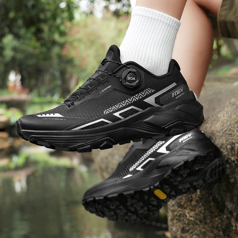 Chaussures de course pour hommes 2025 nouvelles chaussures de randonnée hors route en plein air en maille respirante amorti chaussures de marche plates en maille souple pour homme