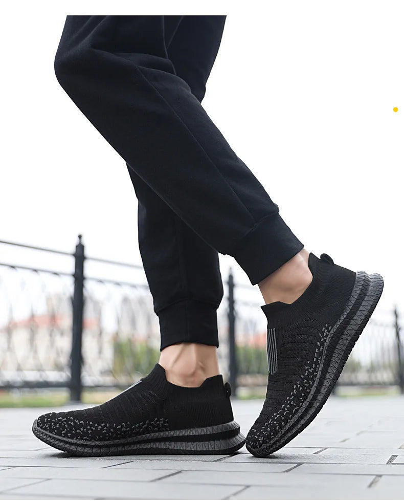 Men's Breathable Sneakers Comfortable Running Shoes Outdoor Slip-On Walking Sneakers Sock Jogging Shoes
