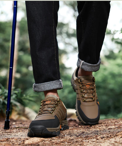 Men's Hiking Shoes outdoor waterproof Leather Anti Slip Comfortable Hunting Walking Shoes Wear-resistant Casual Sneakers