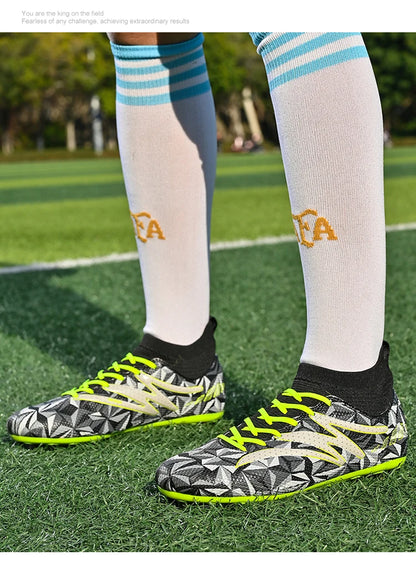 New Men Football Boots Breathable Sport Training Soccer Shoes Cleats Sport Outdoor TF Futsal Match Turf Grass Drop Shipping