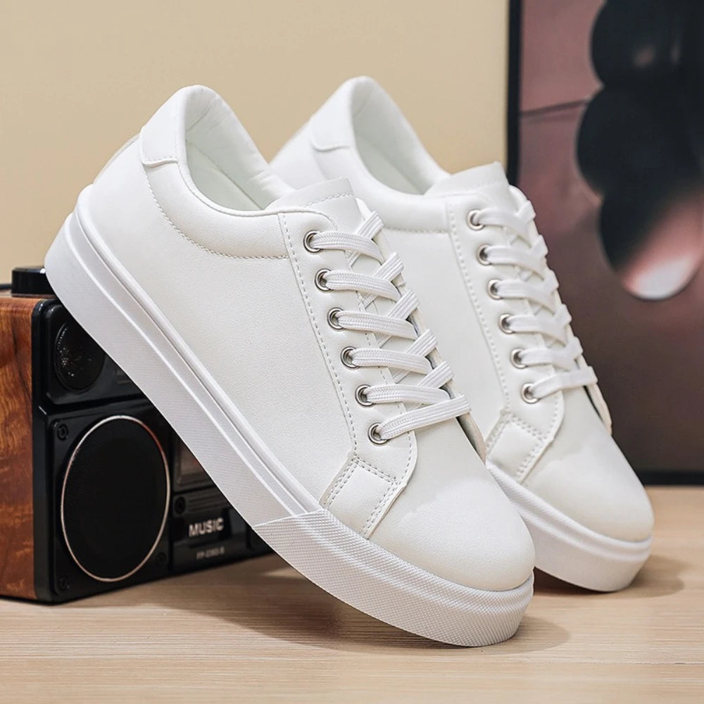 Zapatillas de moda para hombre, novedad muy vendida, blancas y modernas, deportivas y de ocio para estudiantes, versátiles para hombre