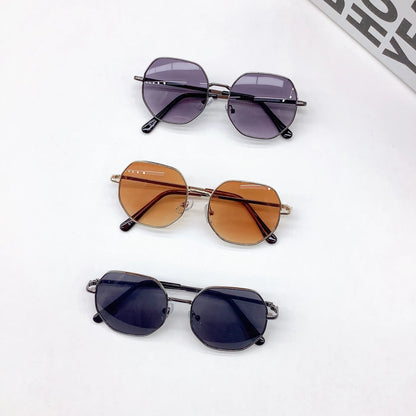 New  Version Of Children's Travel, Shading , SunglaSSeS For Boys Girls, Sun And UV Protection Glasses