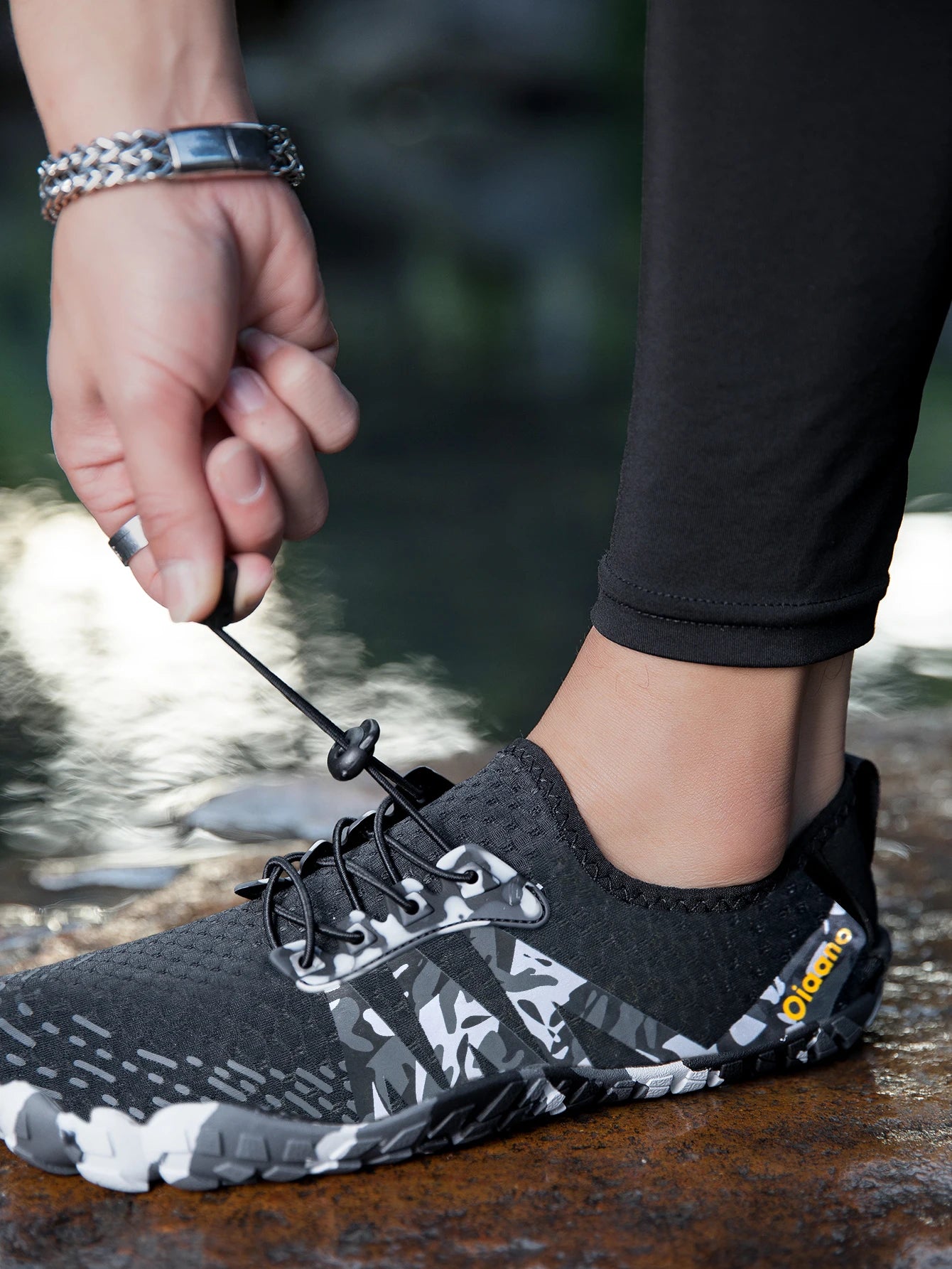 Oiaano platūs barefoot tipo juodi batai vyrams, moterims ir unisex – sportiniai vandens bateliai paplūdimiui, minkštu padu, lengvi ir kvėpuojantys