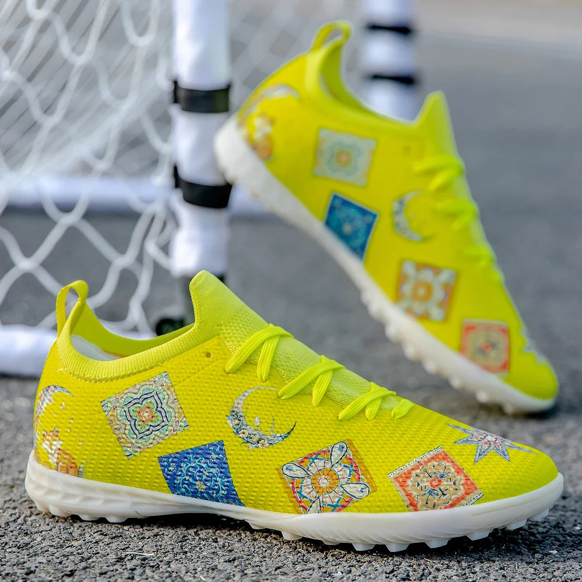 Lawn Nails Wear-resistant Professional Football Shoes Multi-color Grip Strong Balance Summer Outdoor Football Training Shoes