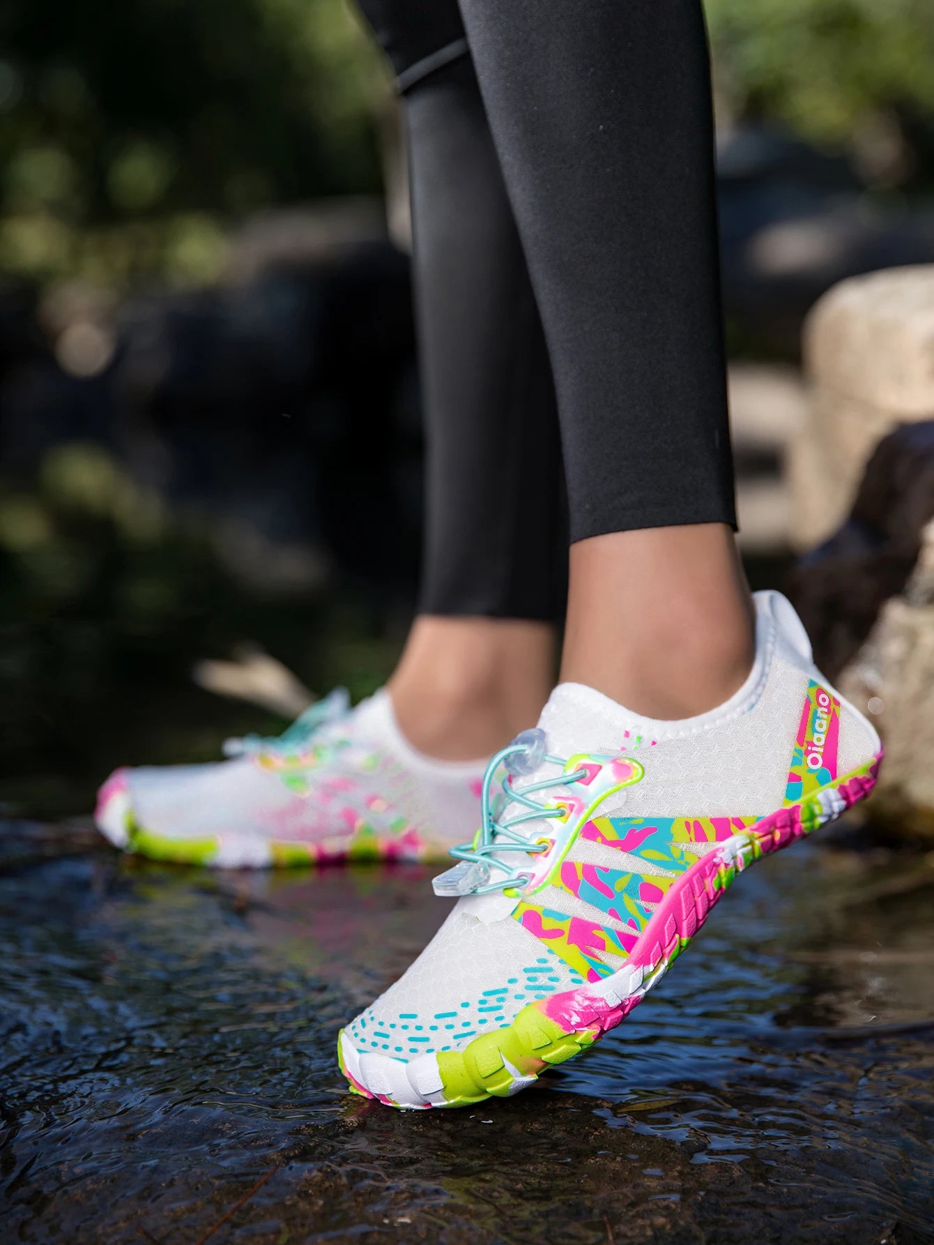 Oiaano platūs barefoot tipo juodi batai vyrams, moterims ir unisex – sportiniai vandens bateliai paplūdimiui, minkštu padu, lengvi ir kvėpuojantys
