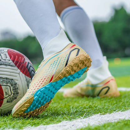 Nye fodboldsko til mænd, åndbare og bløde udendørssko til græs med lange knopper, komfortable træningssportssko til mænd